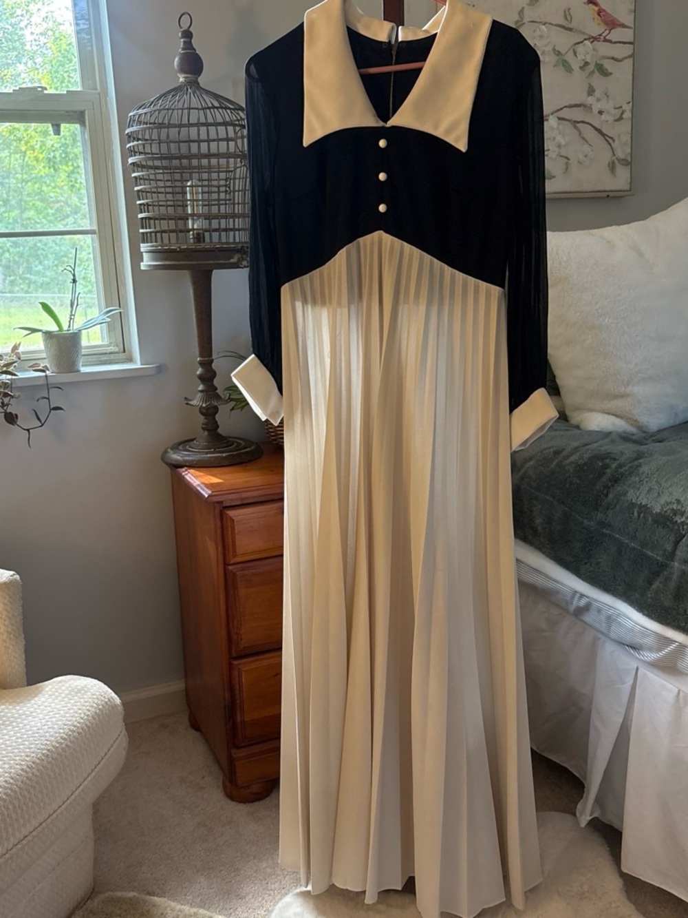 Vintage size, large Black and Cream Pleated Maxi Dress with Contrast Collar
